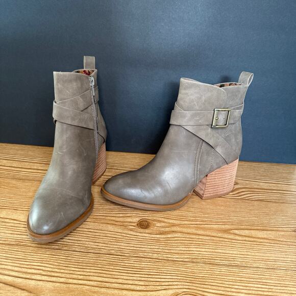 Korks Grey Wood Block Heel Ankle Booties Boot Sz 7 Gray Western Boho Shabby Chic - Picture 1 of 13